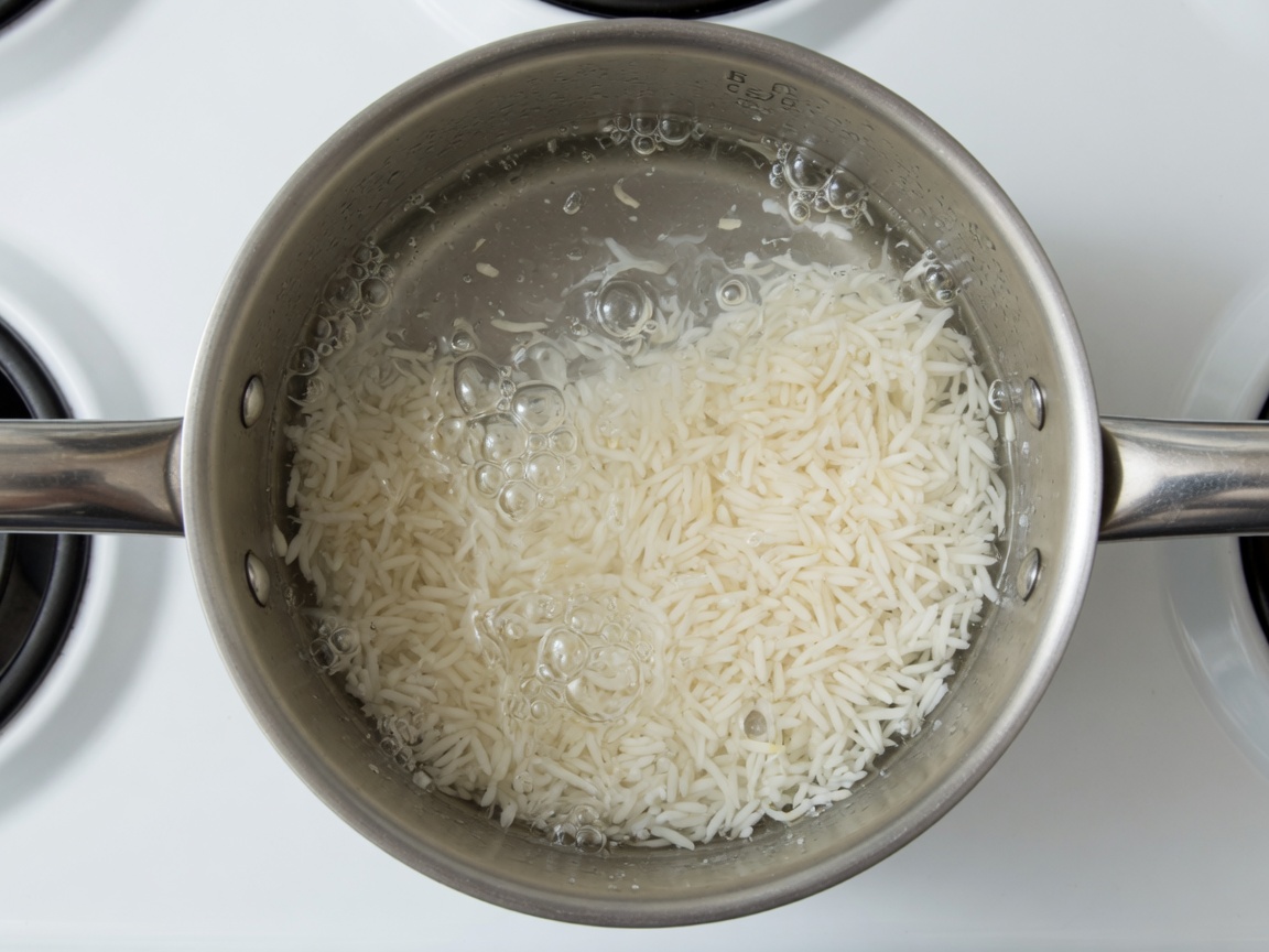 Rice boiling until still firm